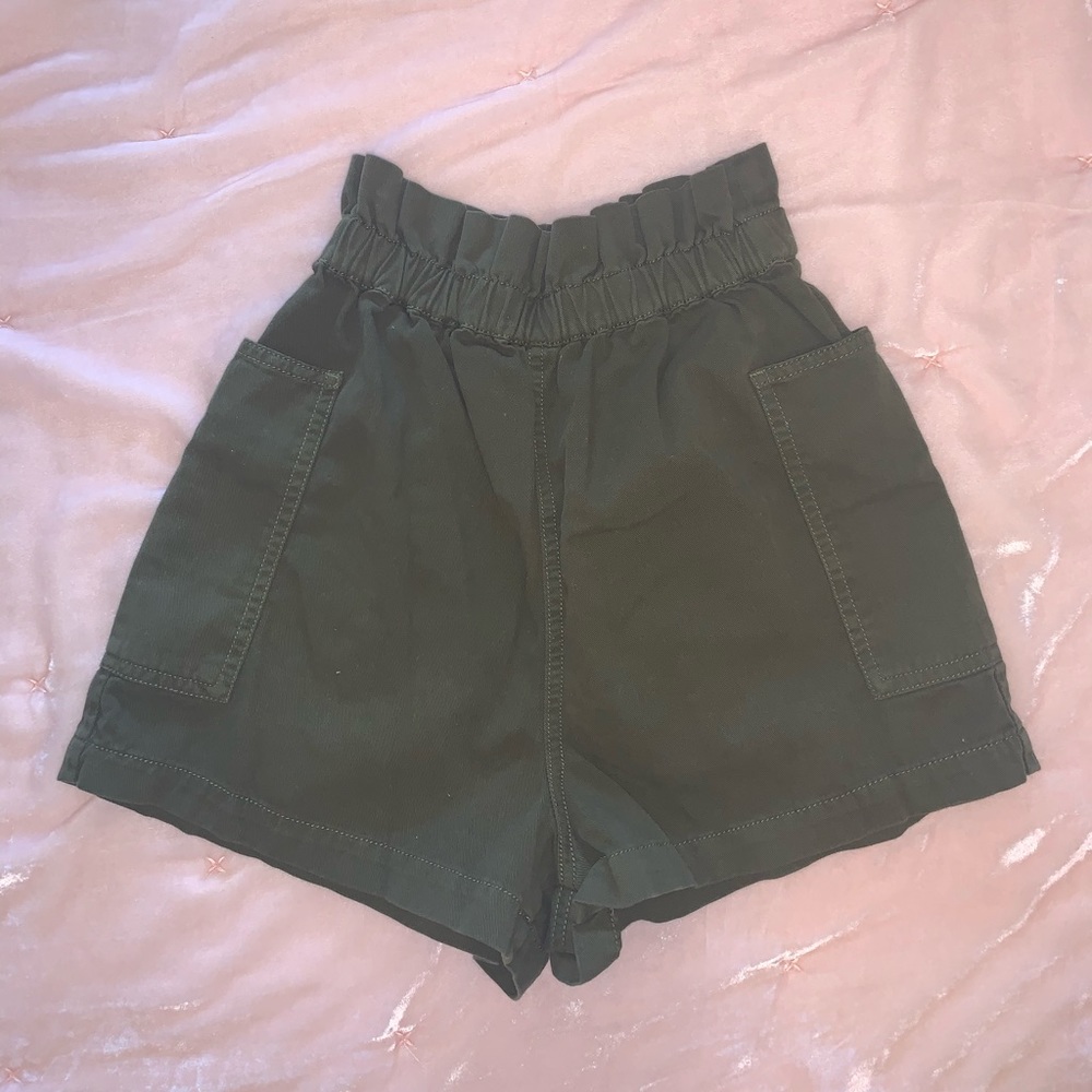 Olive Green High-Waist Short